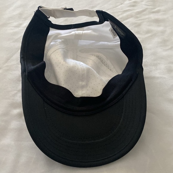Nike Featherlight Dri-Fit Adjustable White and Black Cap - Picture 4 of 5